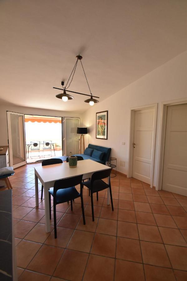 Apartamento Route 25 - Cavoli - Vista Mare, Con Clima, Terrazza E Posto Auto Spiaggia di Cavoli Exterior foto